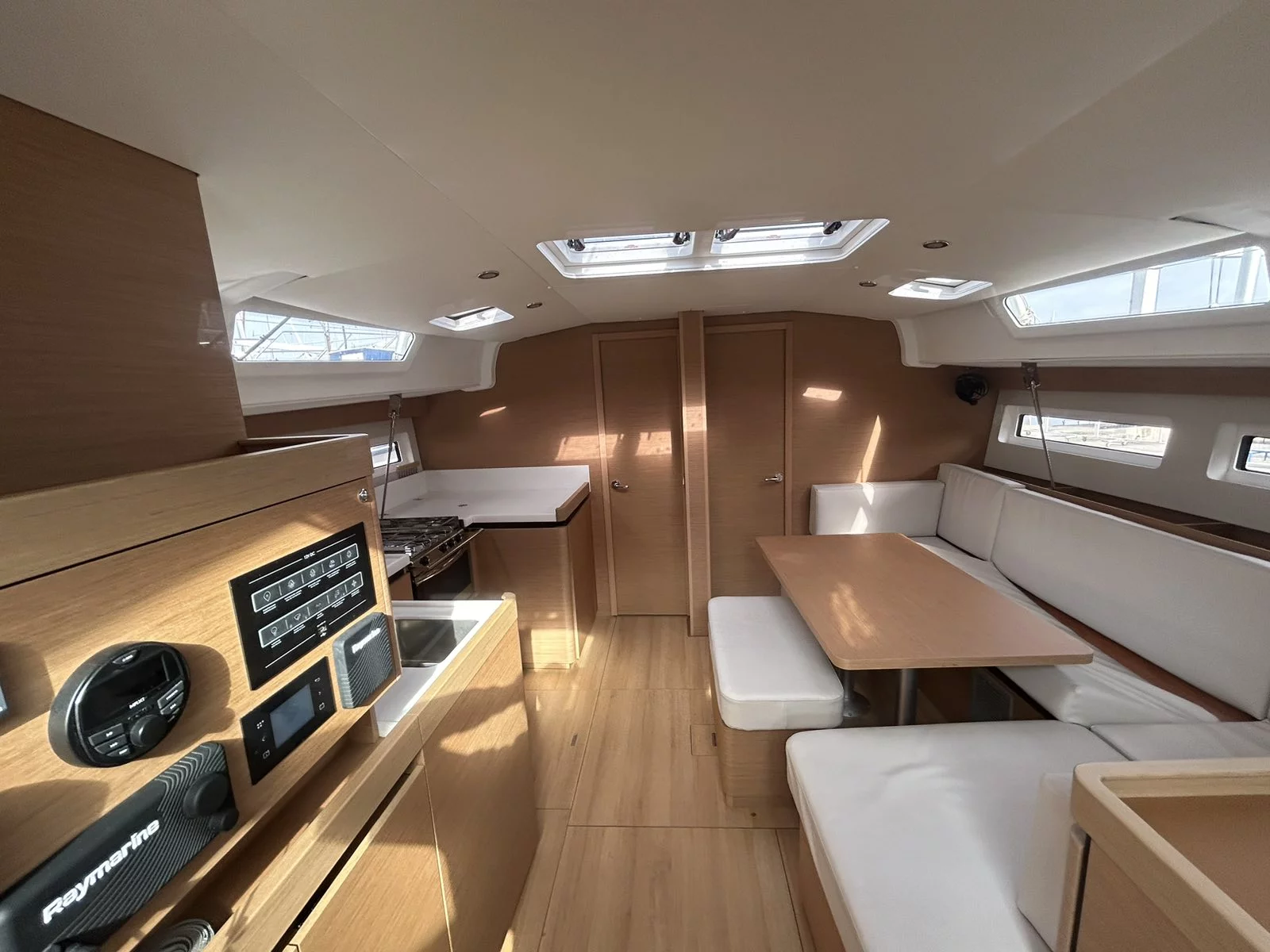 Sun Odyssey 490 (North Wind 49)  - 2