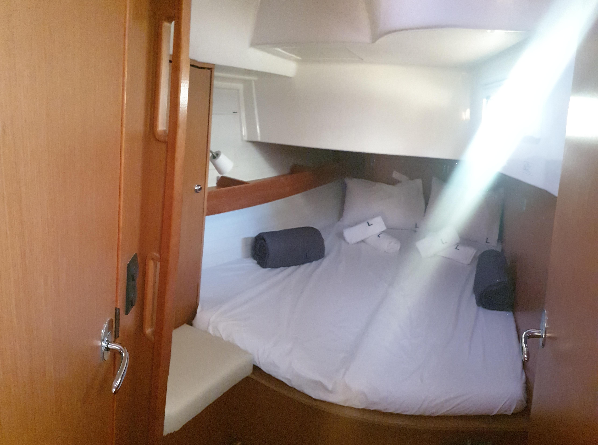 Photo #3 - Bavaria Cruiser 45 (Laura) en Nea Peramos - 22070