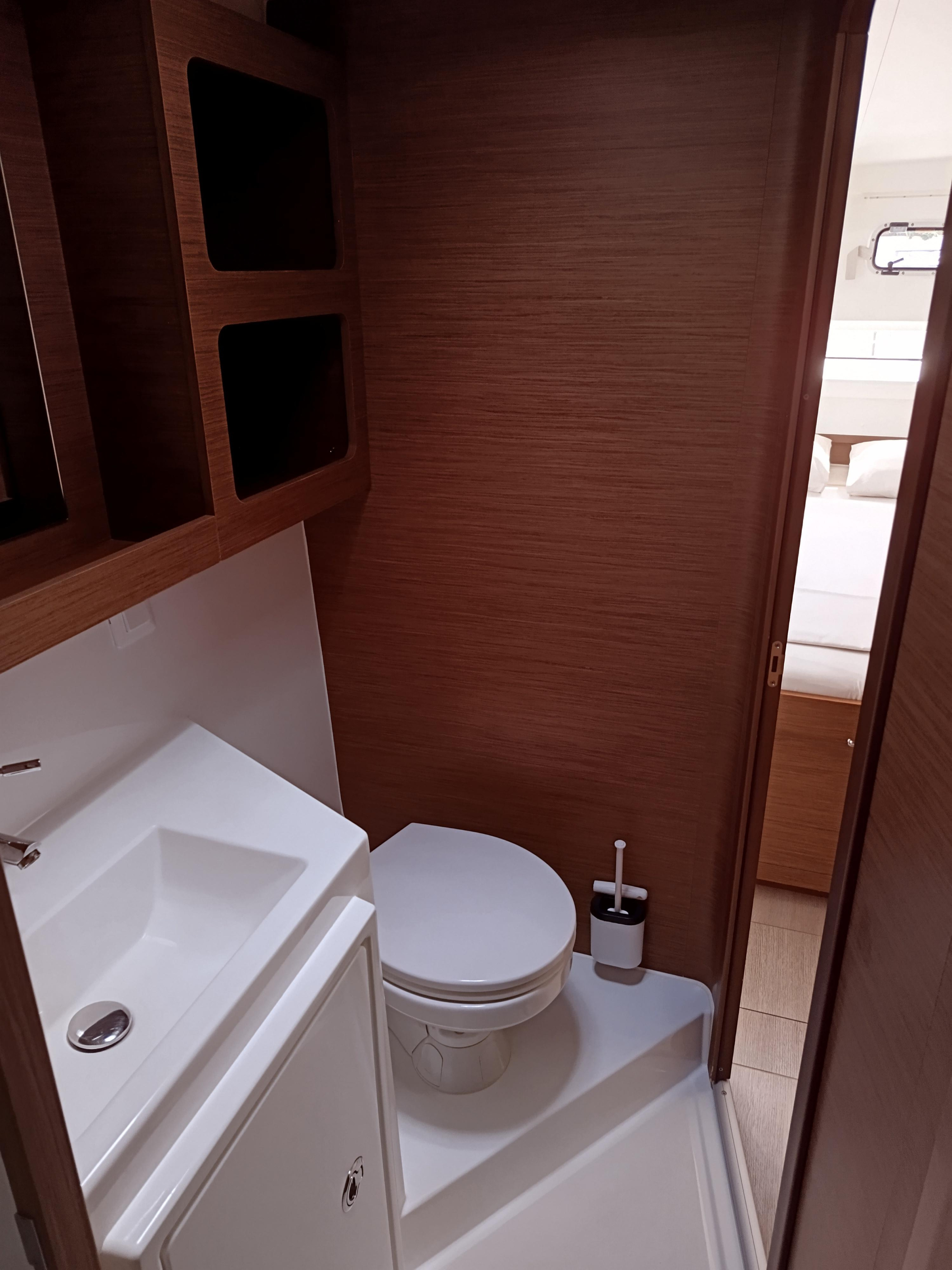Lagoon 42 — photo 111
