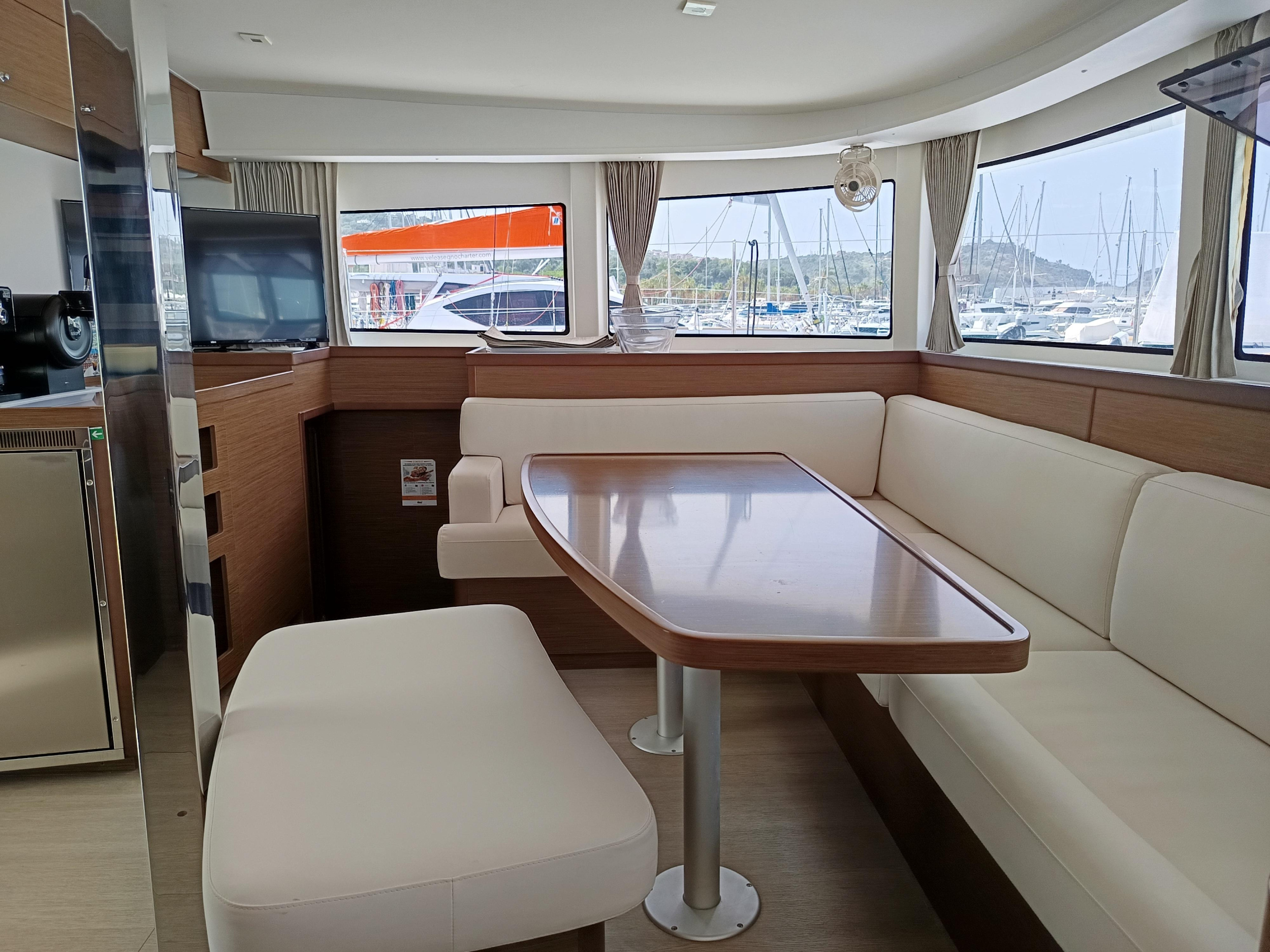 Lagoon 42 — photo 90