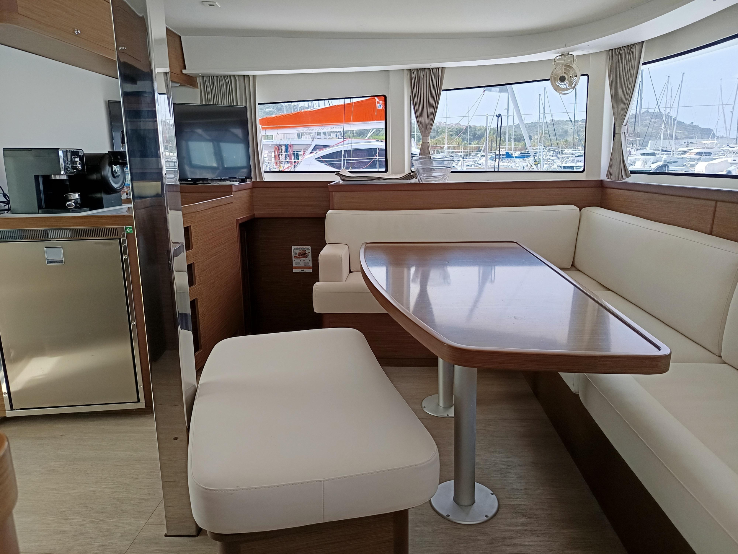Lagoon 42 — photo 17