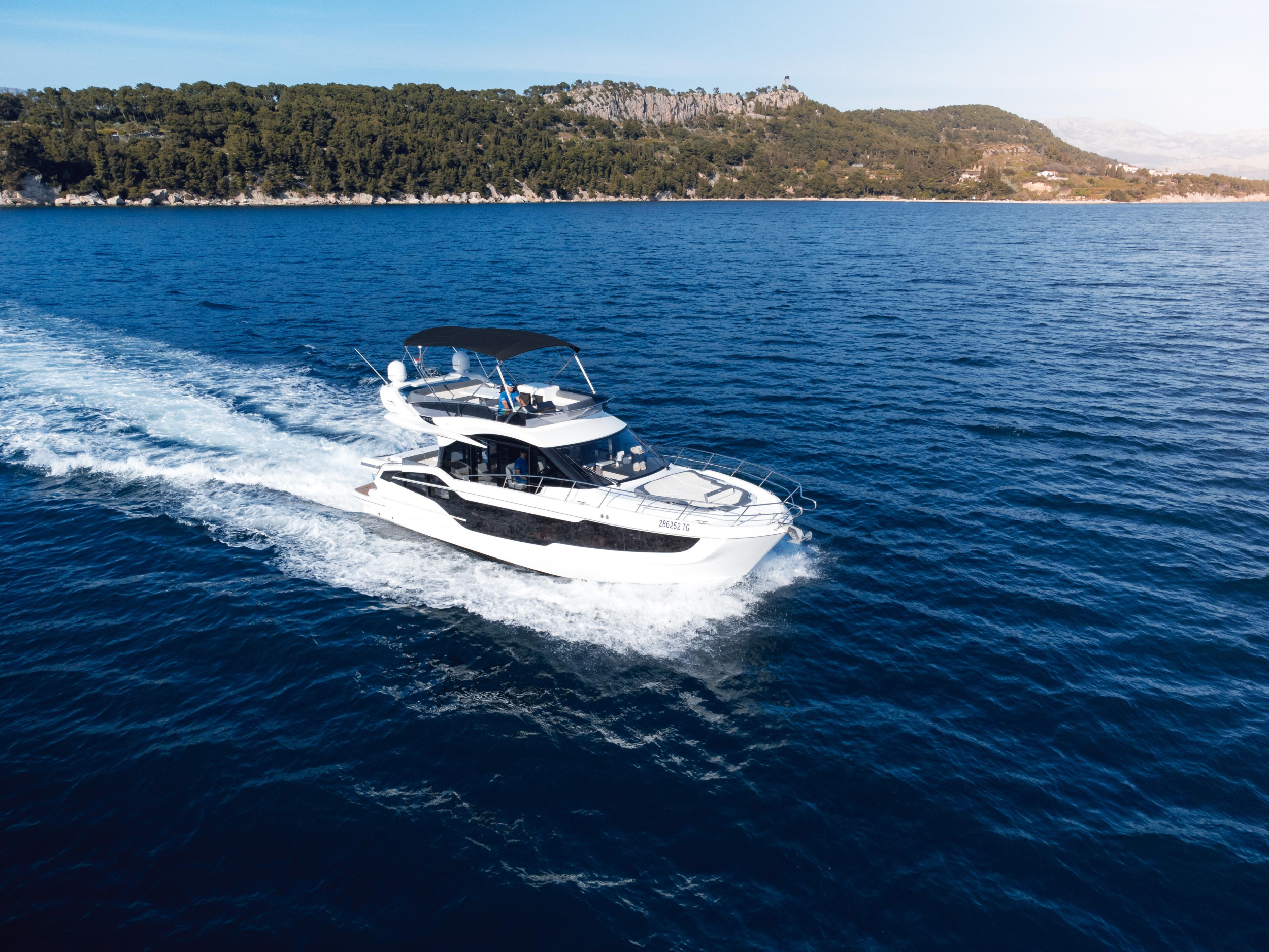 Photo #5 - Galeon 440 Fly (FGstar Mini) in Trogir - 19628