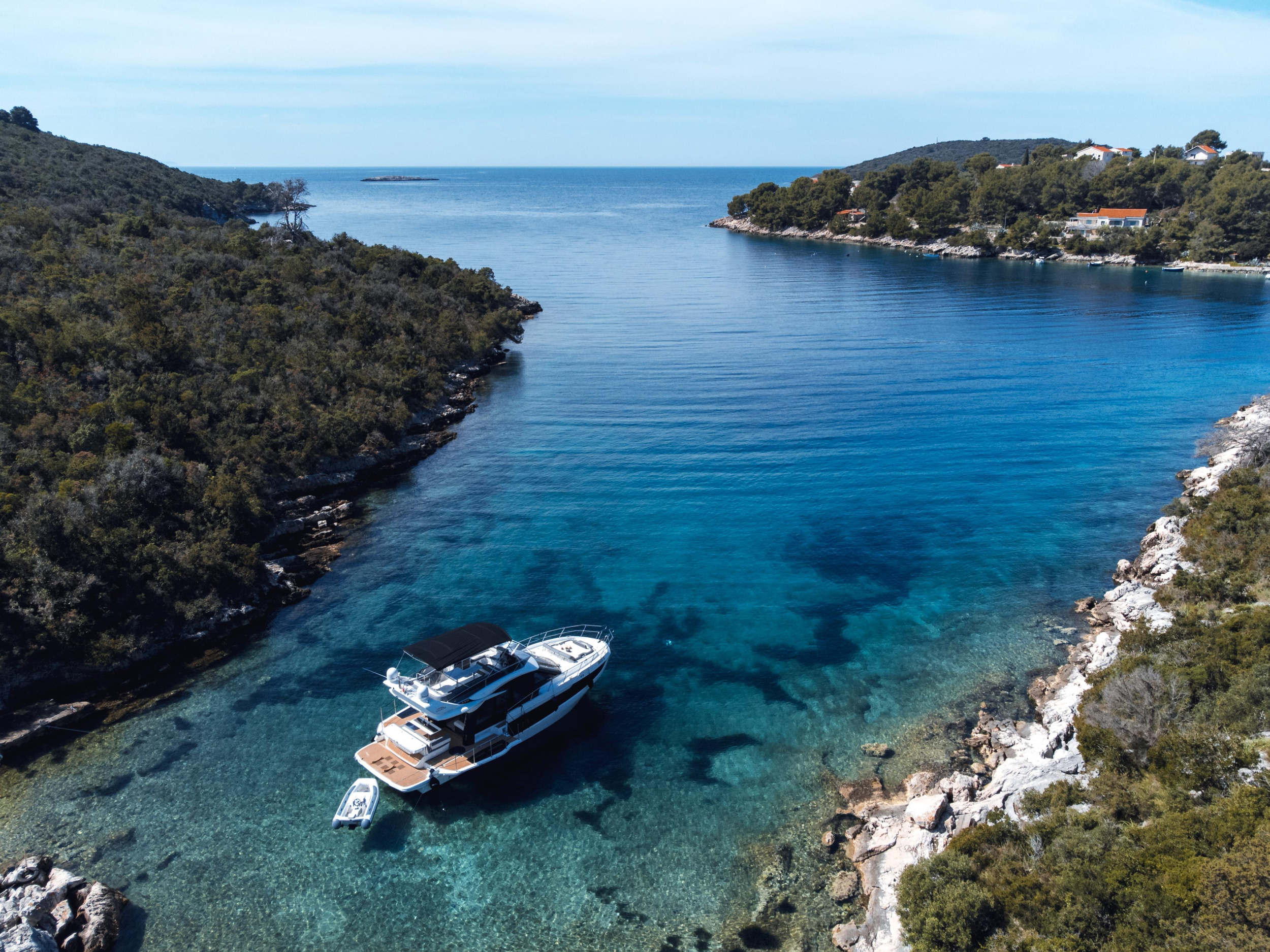 Photo #12 - Galeon 440 Fly (FGstar Mini) in Trogir - 19628