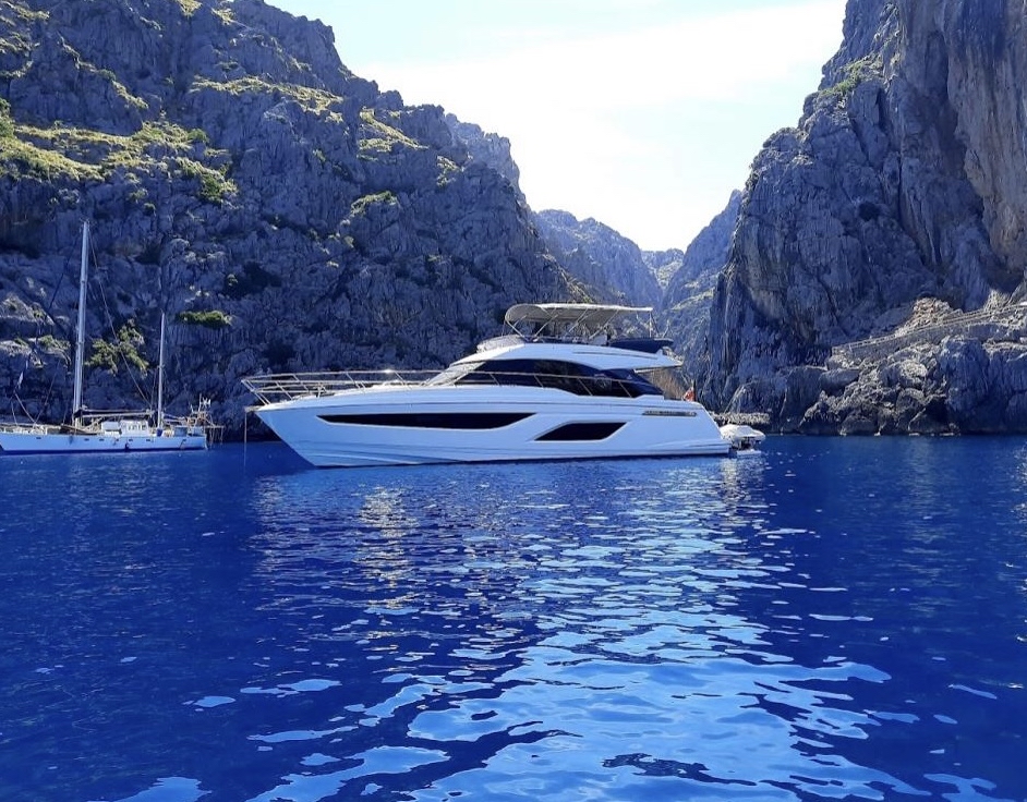 Photo #19 - Bavaria R55 Fly (Valluga) in Palma - 21742