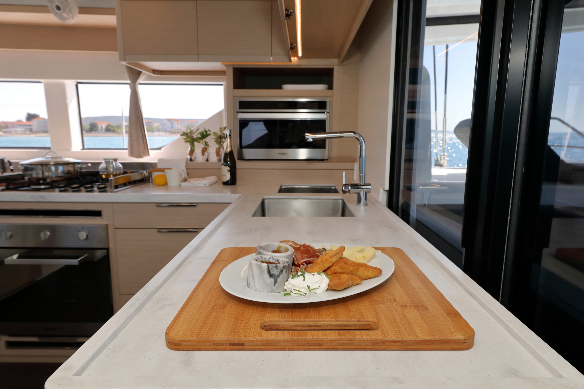 Photo #3 - Lagoon 55 (CHAMPAGNE PLEASE) in Split - 13421