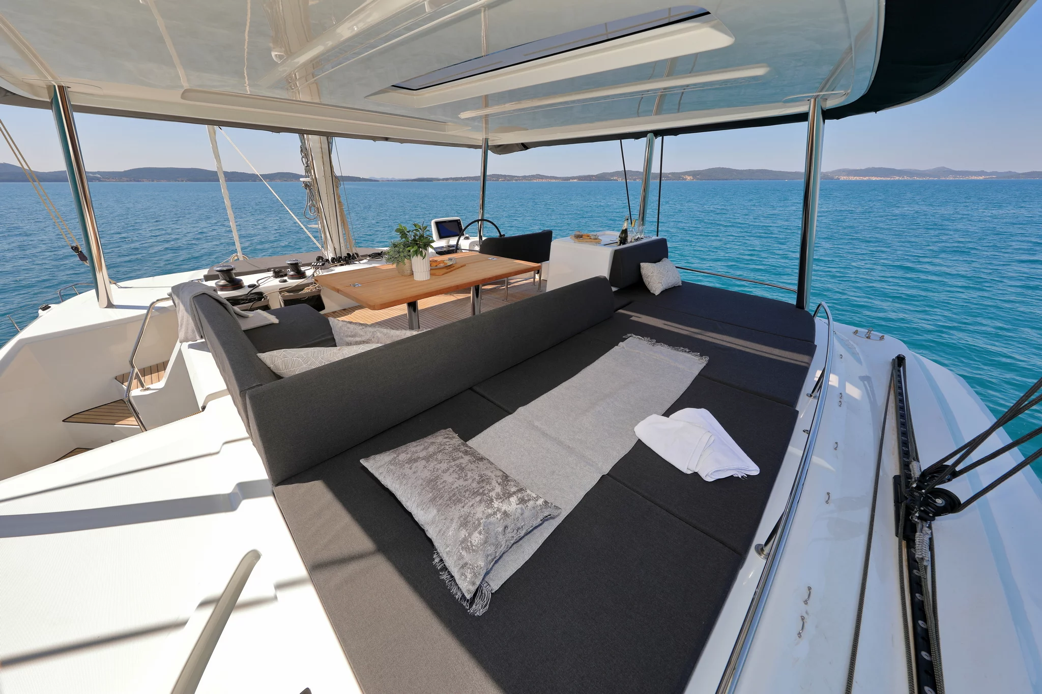 Lagoon 55 (CHAMPAGNE PLEASE)  - 19
