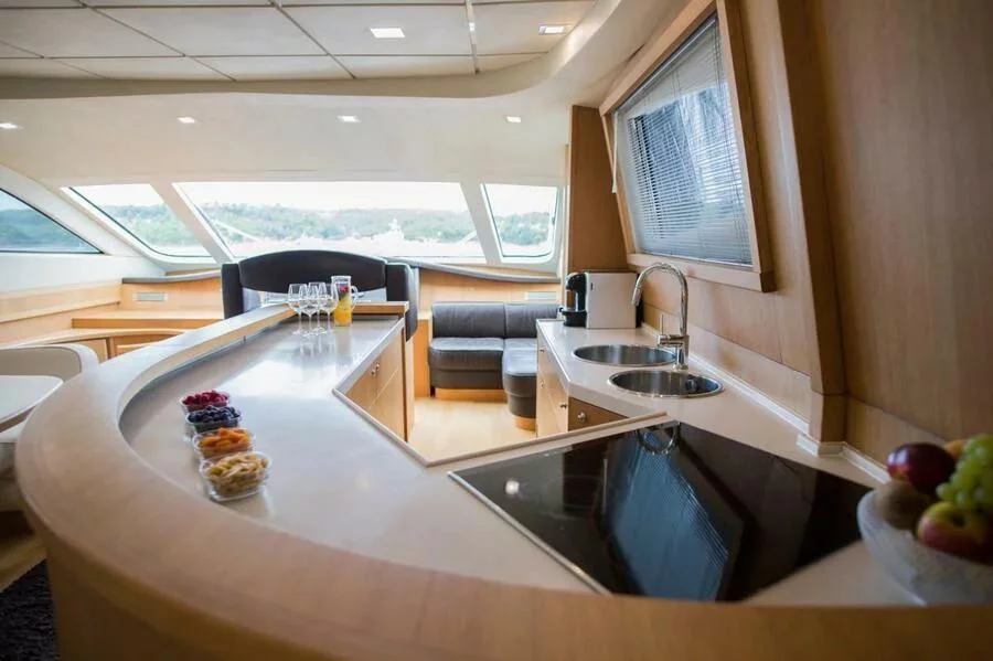 Abacus 70 (Malibu)  - 10