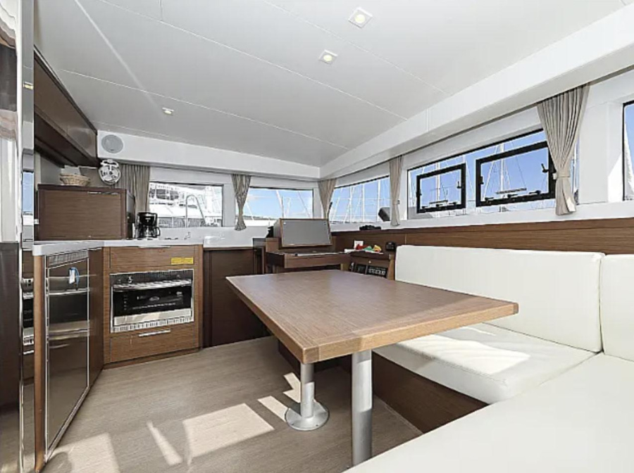 Photo #24 - Lagoon 40 (Nina) in Dubrovnik - 22133