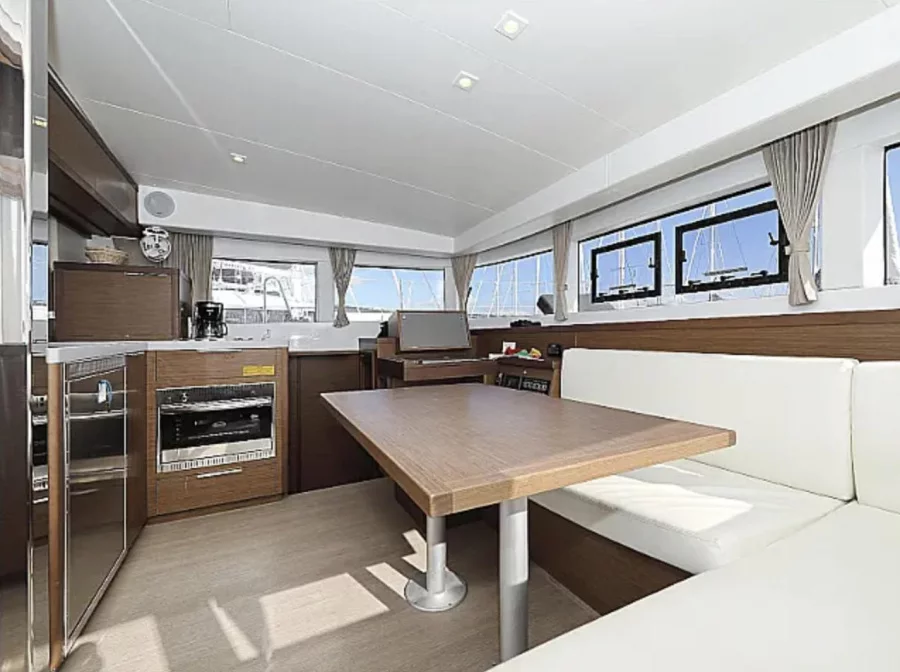 Lagoon 40 (Nina)  - 23