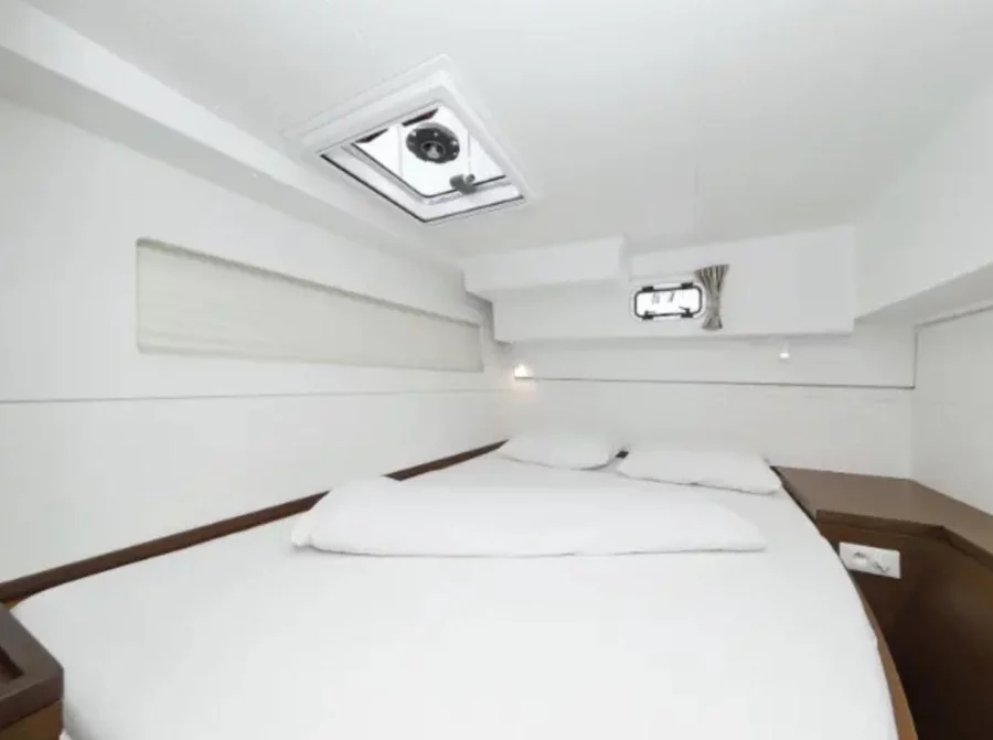 Lagoon 40 (Nina)  - 11