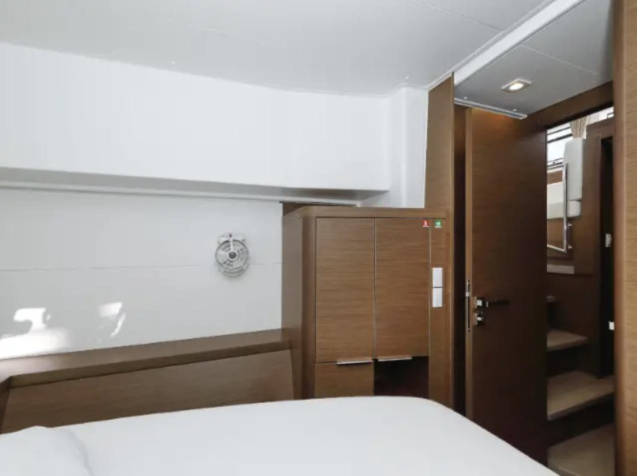 Photo #18 - Lagoon 40 (Nina) in Dubrovnik - 22133