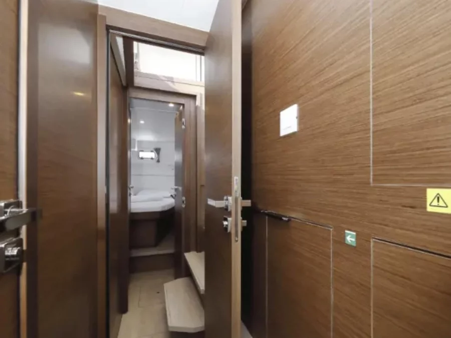 Lagoon 40 (Nina)  - 1