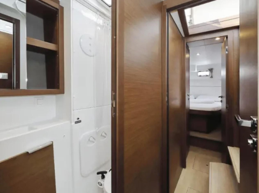 Photo #27 - Lagoon 40 (Nina) in Dubrovnik - 22133