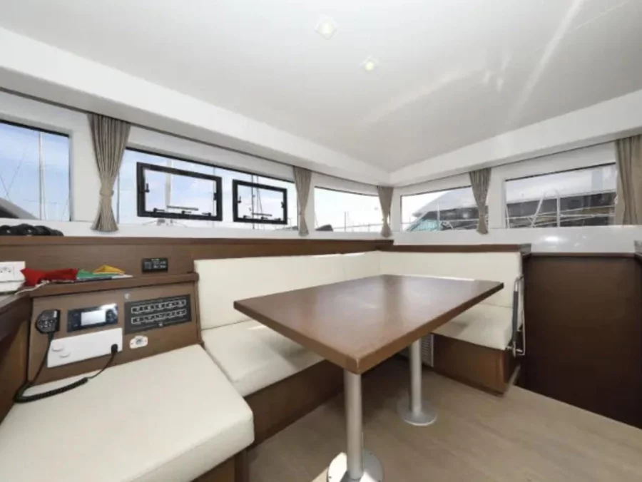 Lagoon 40 (Nina)  - 22