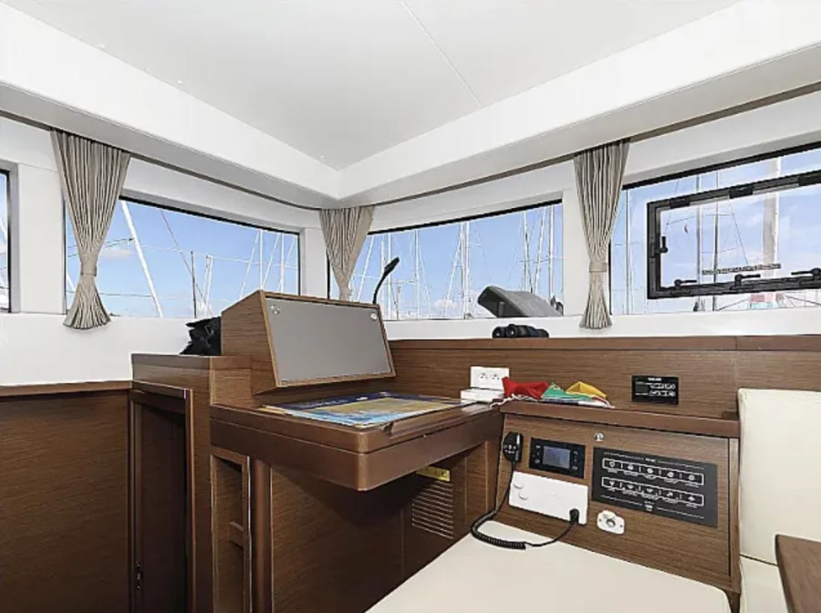 Lagoon 40 (Nina)  - 21