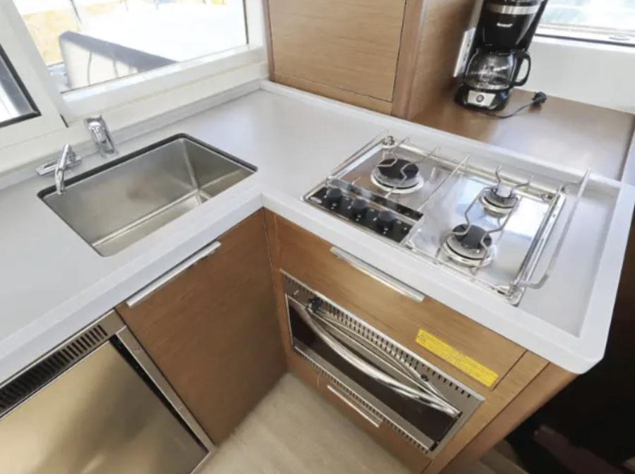 Photo #9 - Lagoon 40 (Nina) in Dubrovnik - 22133