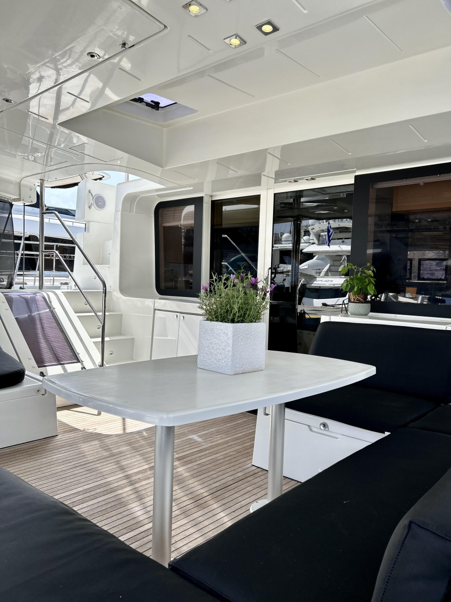 Photo #13 - Lagoon 52 (White Pearl) in Atene - 21918