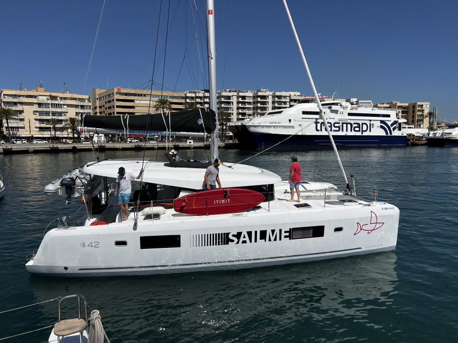 Lagoon 42 — photo 15