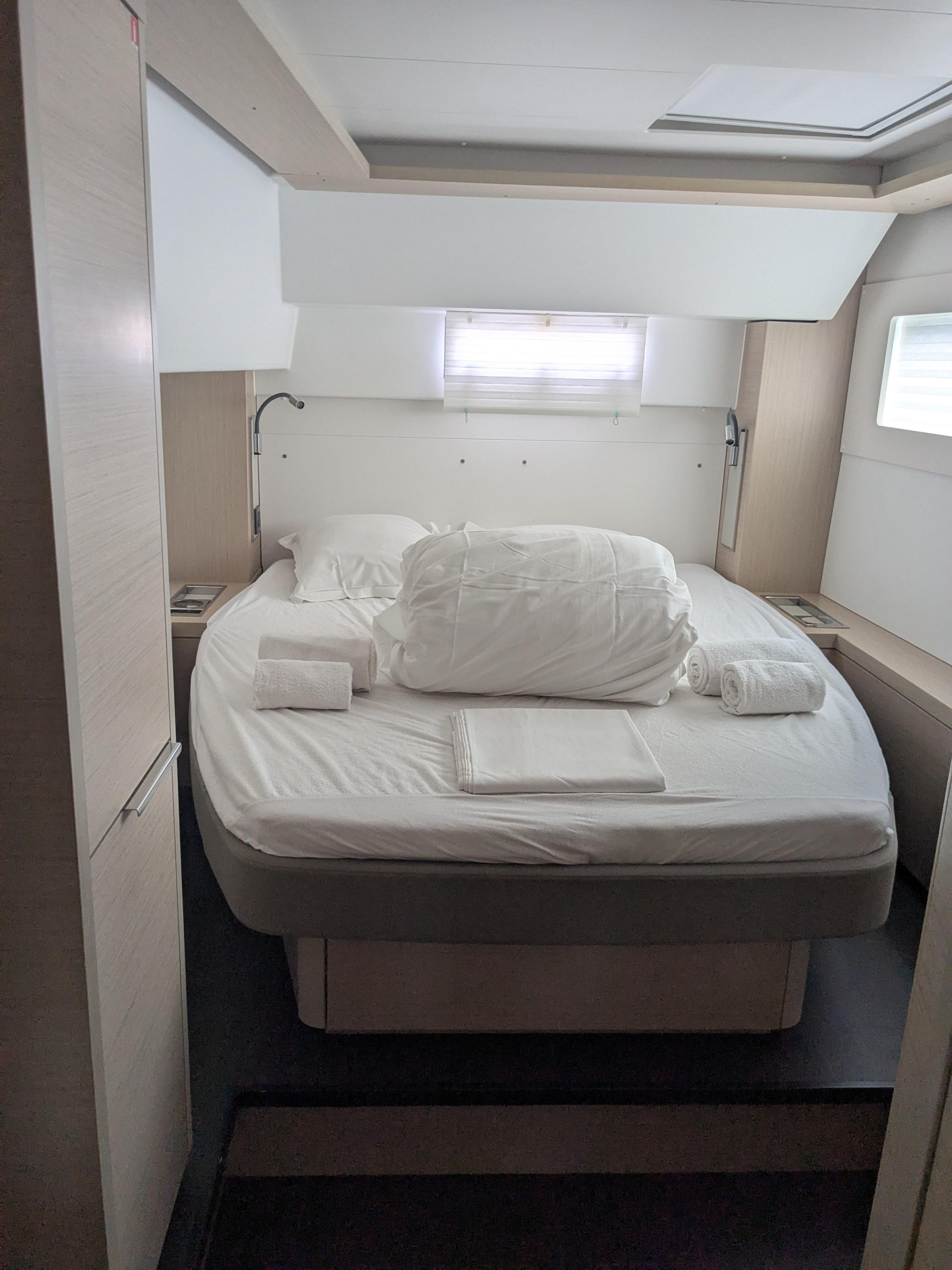LAGOON 46 — photo 2