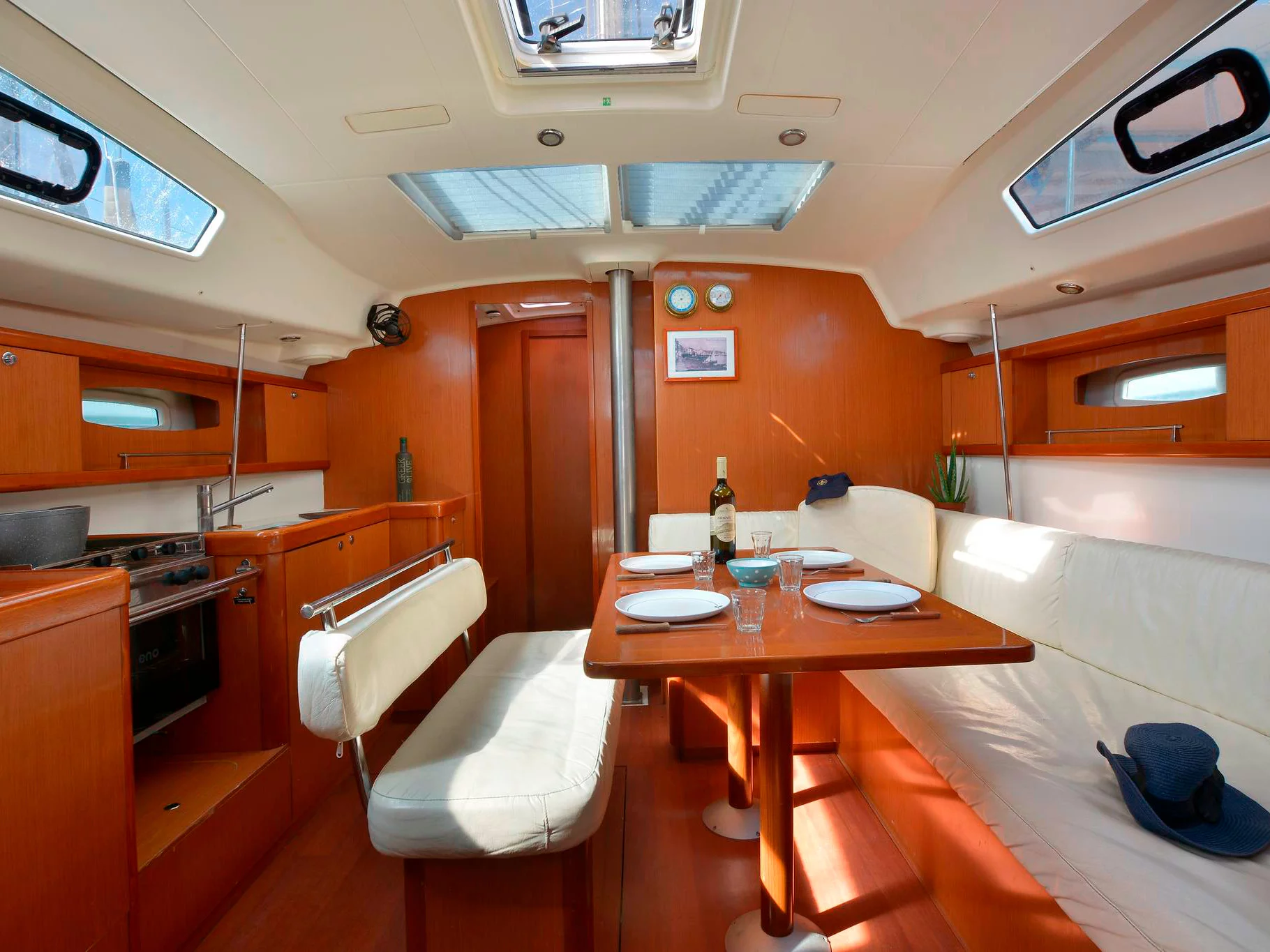 Beneteau Oceanis 43 Refited 2022 (Sea Flower) Interior image - 6