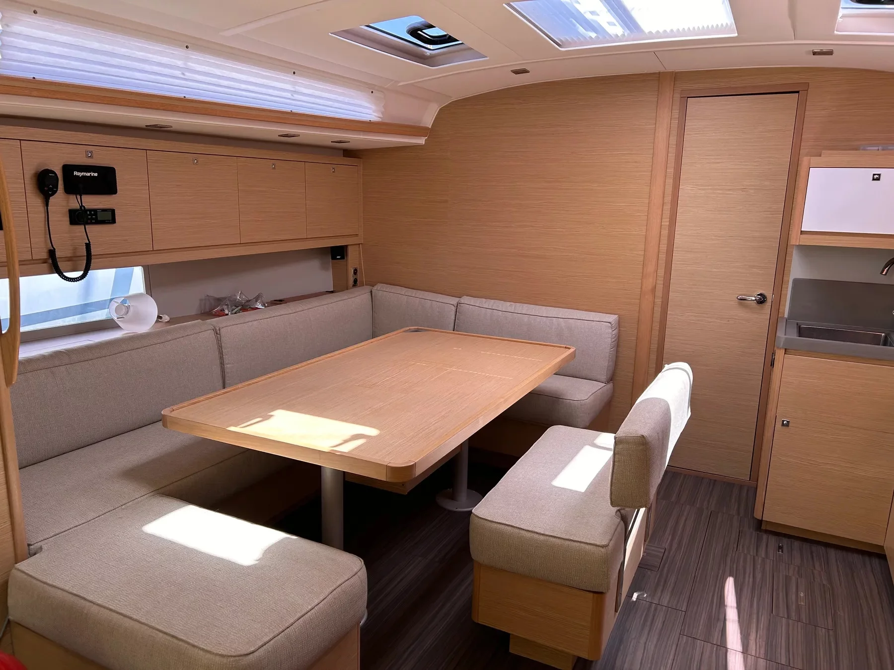 Dufour 470 (Pontika) Interior image - 3