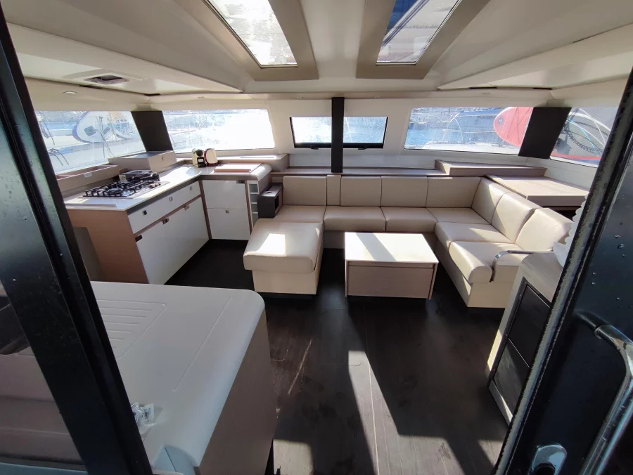 Elba 45 (Phoebe) Interior image - 29