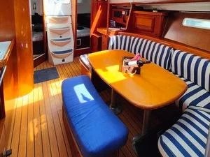 Oceanis 393 Clipper (Crete) Interior image - 8