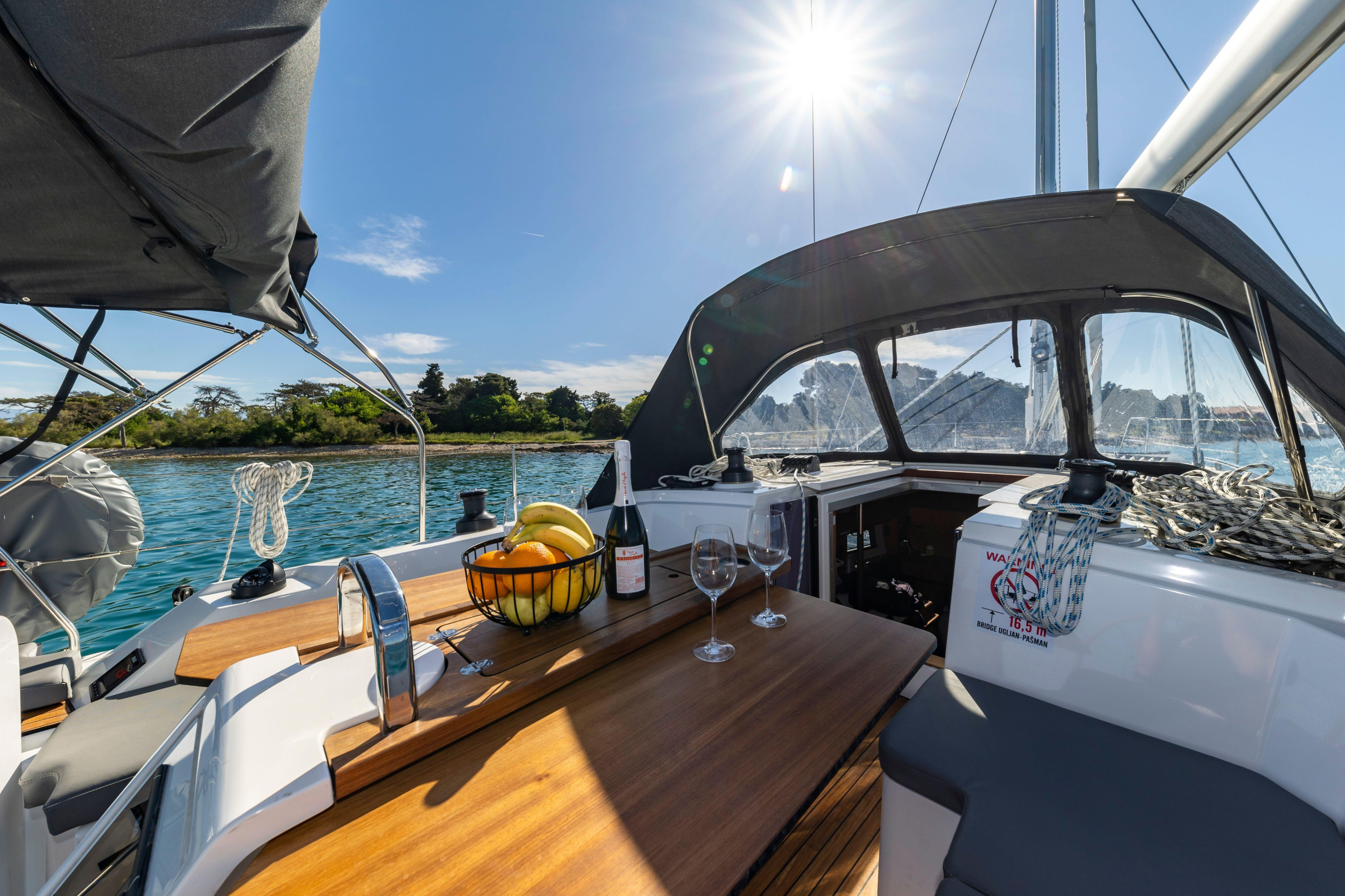 Photo #7 - Bavaria C38 (MARTINI) in Zadar - 20464