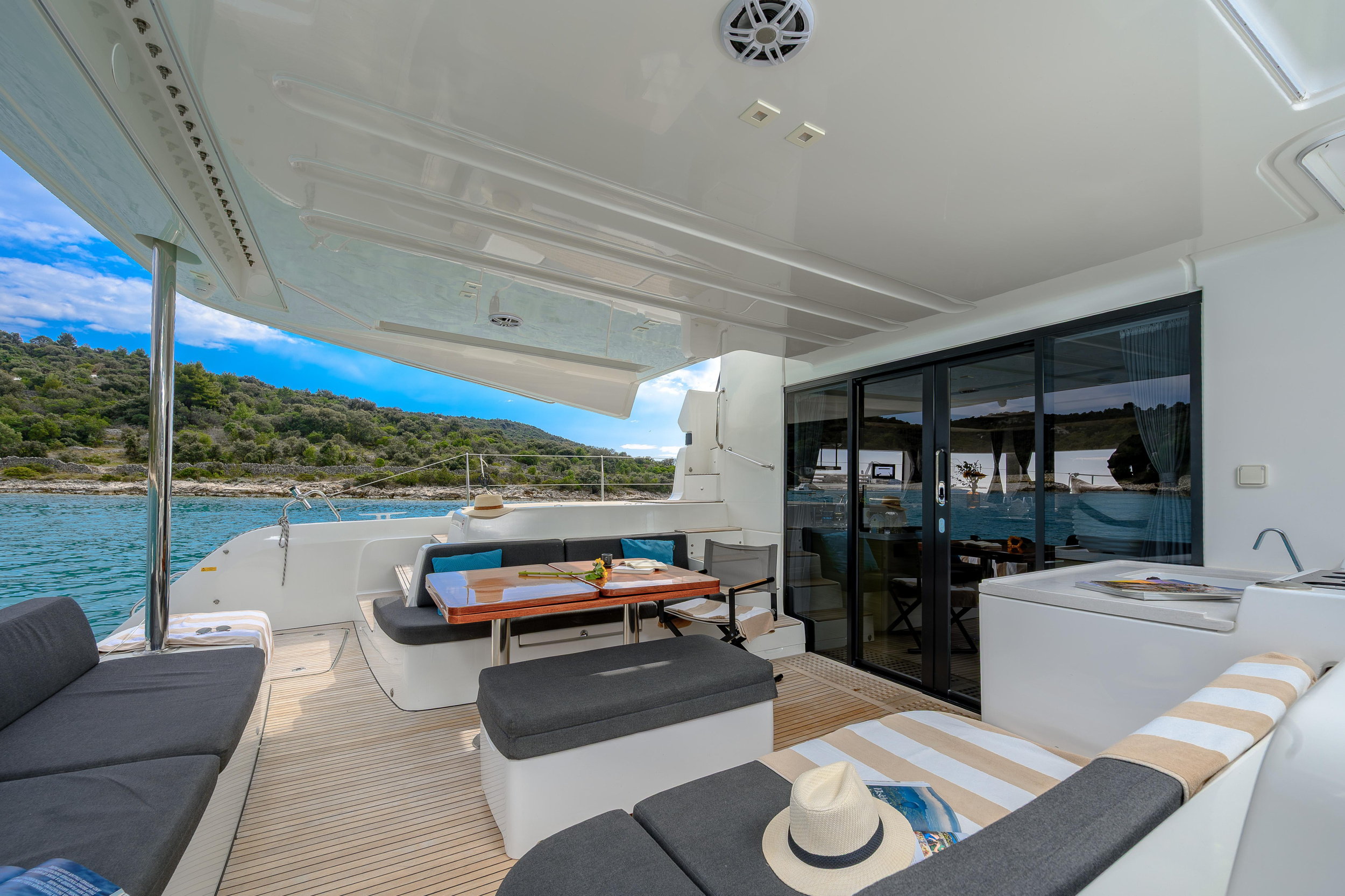 Lagoon 51 — photo 19