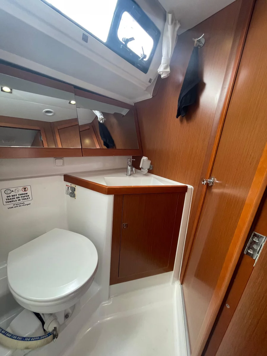 Oceanis 41 (Chamba)  - 35