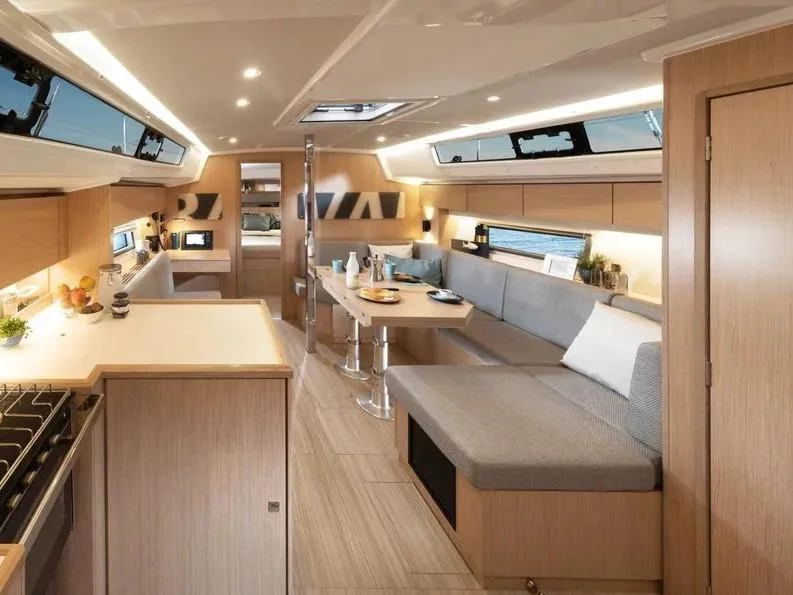 Bavaria C42 (Sparrows) Interior image - 6