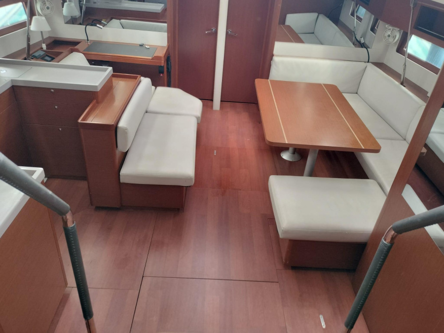 Interior image - 2