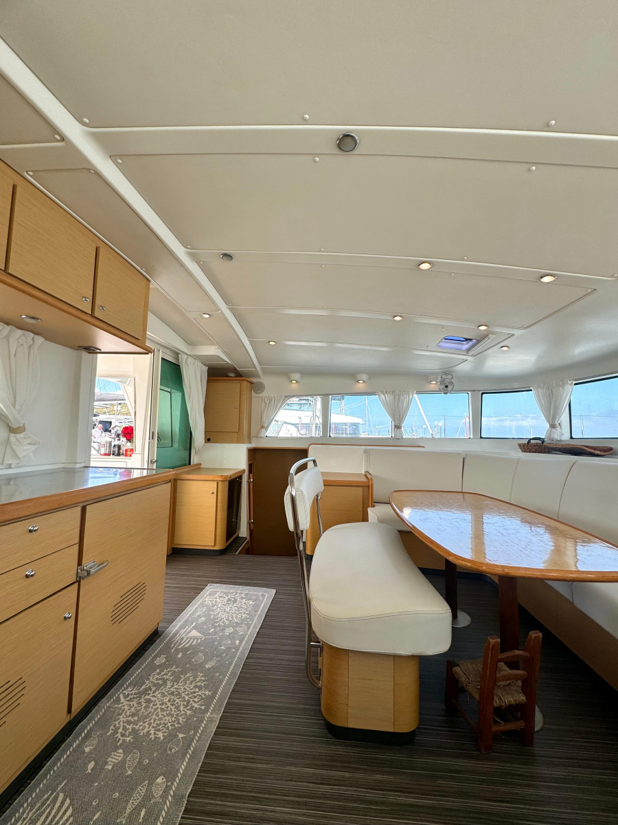Lagoon 440 — photo 9