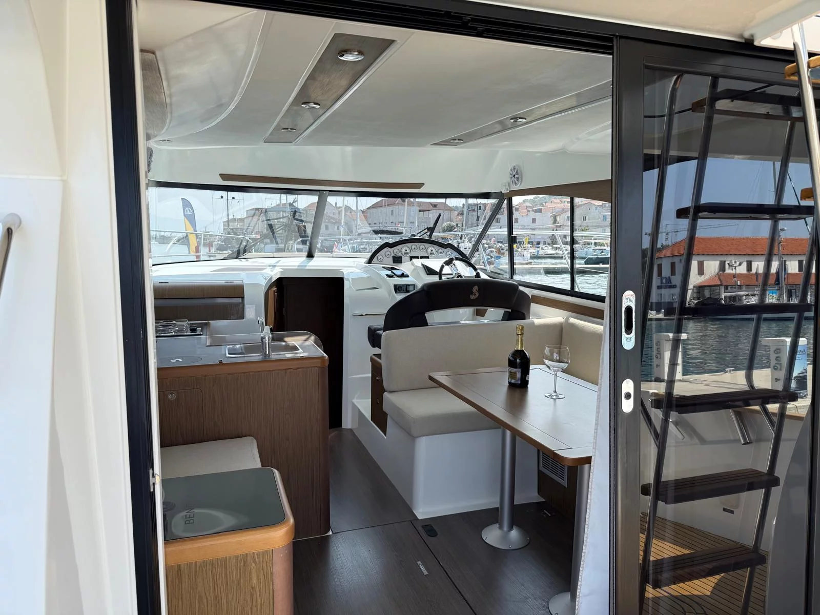 Beneteau Antares 36 (Antares 36)  - 10
