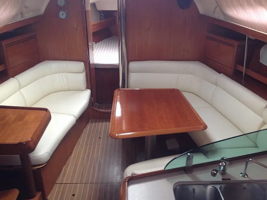 Sun Odyssey 37 — photo 2