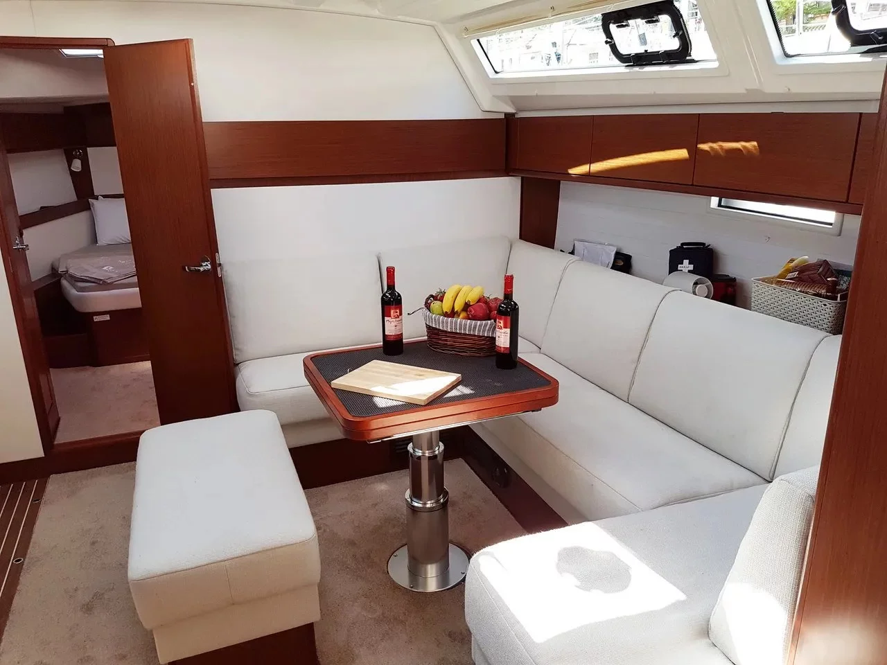 Bavaria Cruiser 46 Style (Karin) Interior image - 6