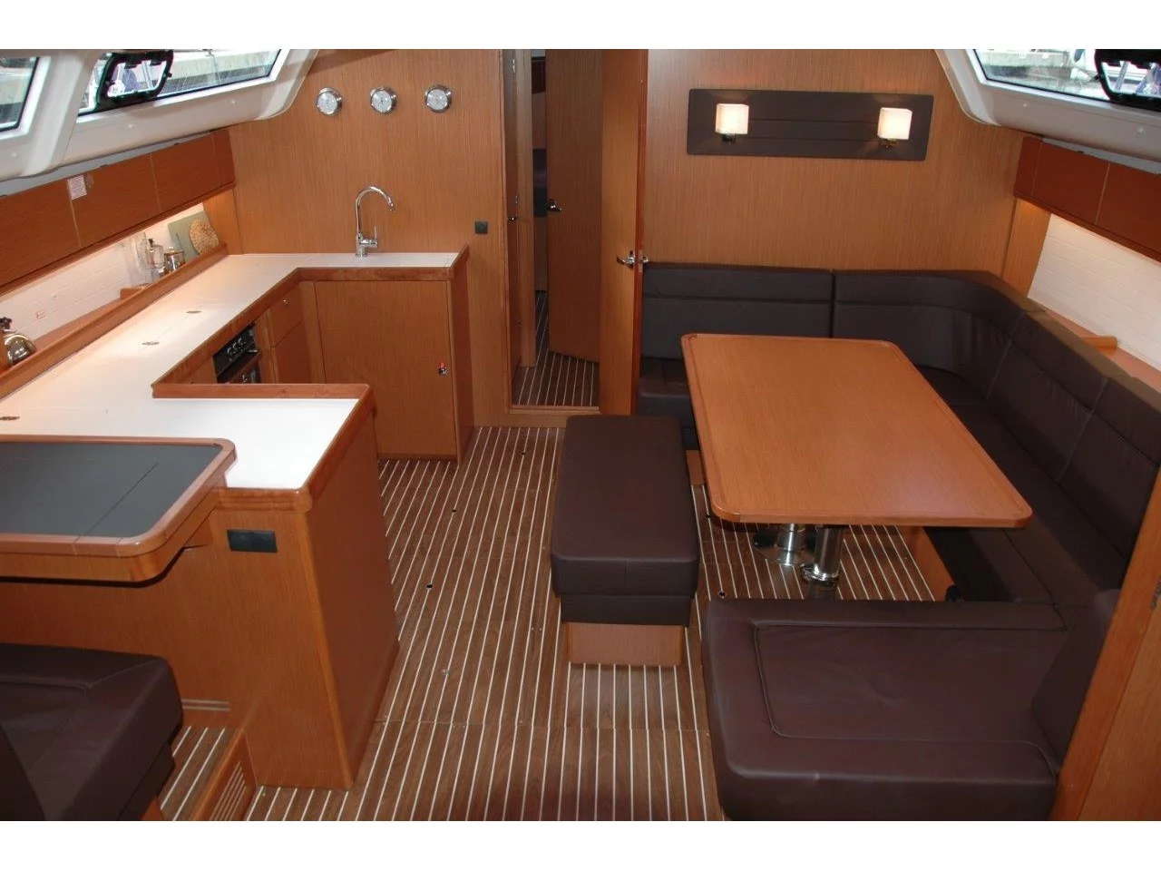 Bavaria Cruiser 51 (Astra) Interior image - 13