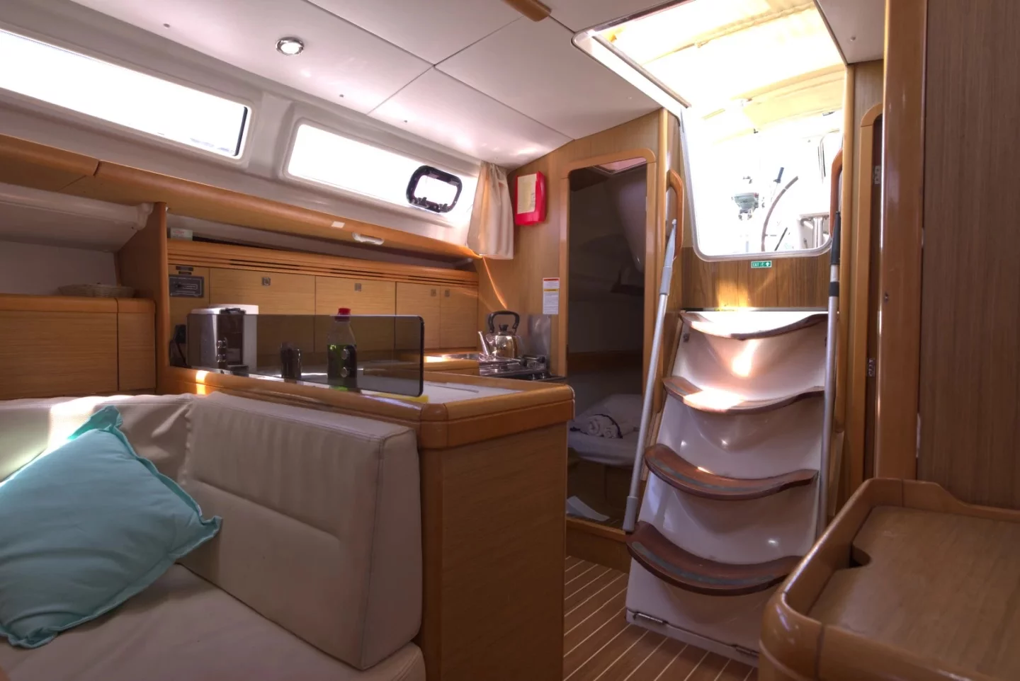 Sun Odyssey 36i (Candy)  - 18