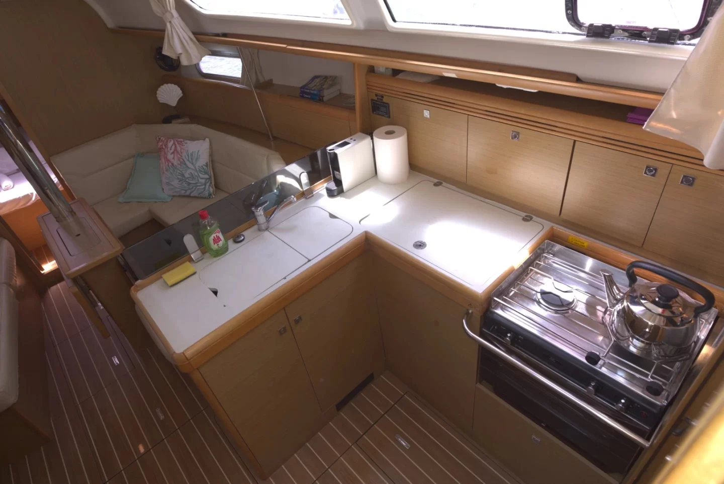 Sun Odyssey 36i (Candy)  - 11