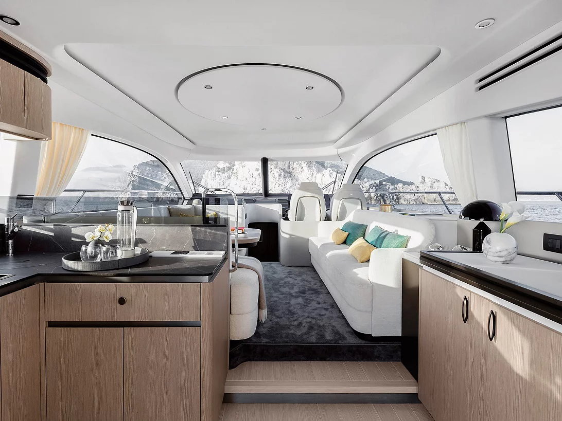 Azimut 53 Fly (White) Interior image - 18