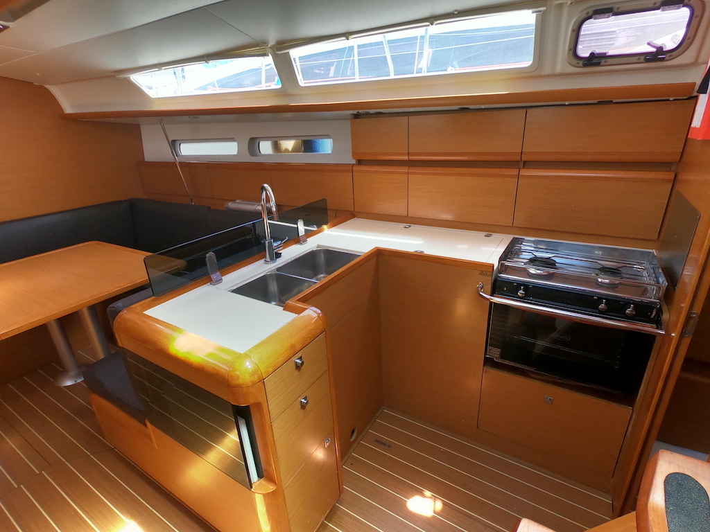 Sun Odyssey 409 — photo 3