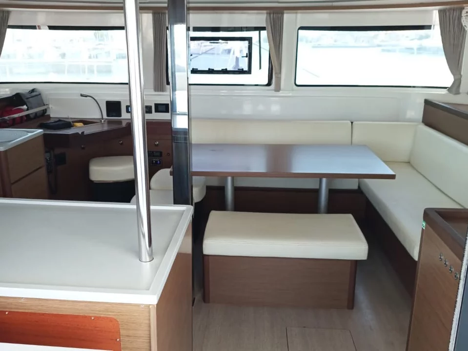 Lagoon 46 (Selene | watermaker) Interior image - 6