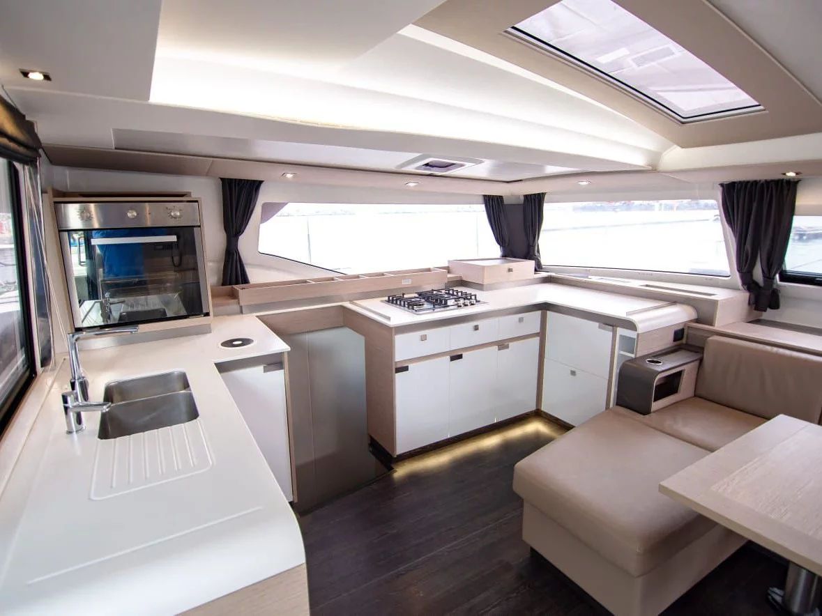 Elba 45 (Nireas) Interior image - 11
