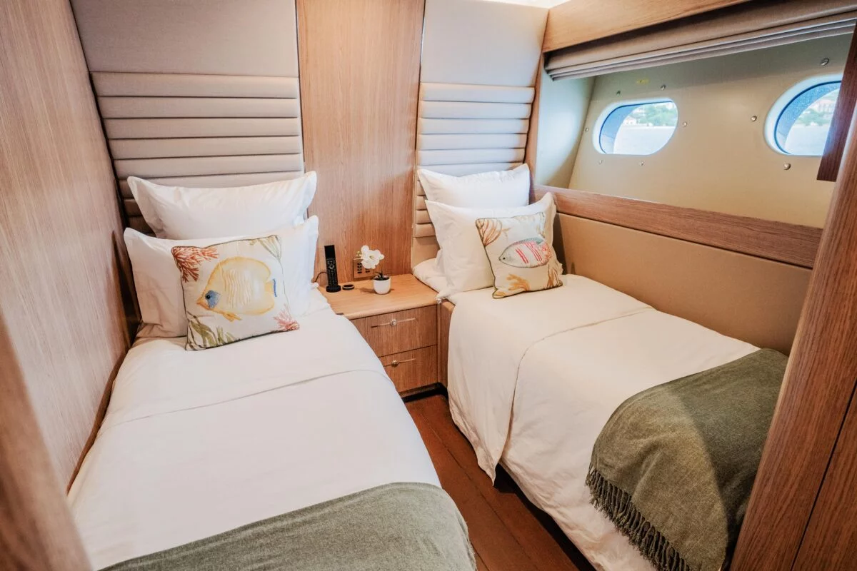 Luxury Motor Yacht (Dream)  - 28