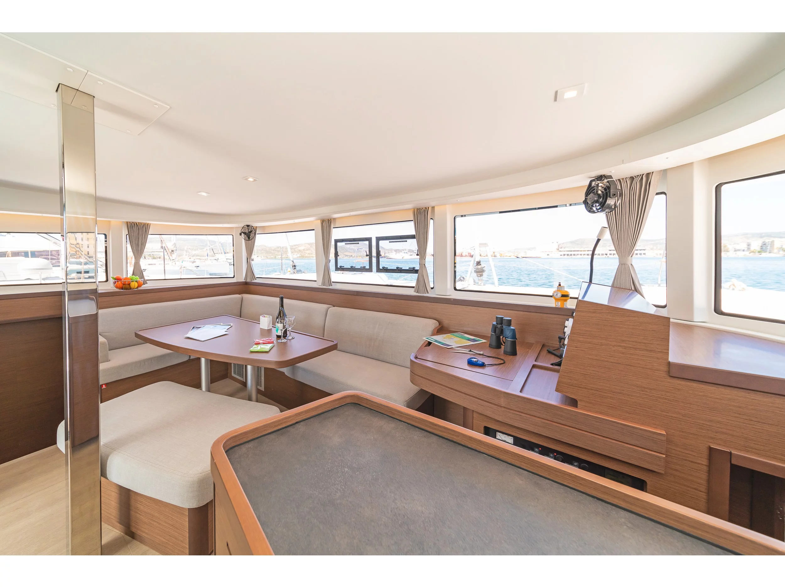 Lagoon 42 & GEN & WM (Aurora) Interior image - 4