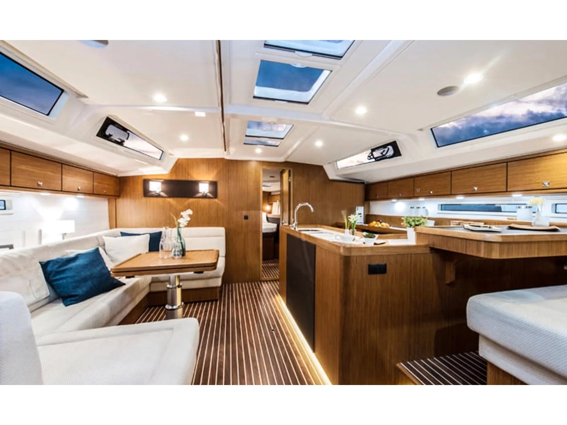 Bavaria Cruiser 56 (KALLIRRHOE) Interior image - 17