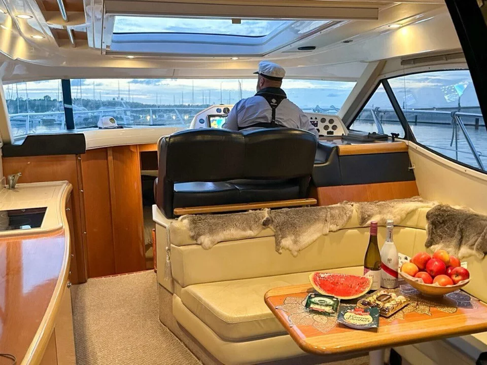 Sealine C390 (La Mouette) Interior image - 8
