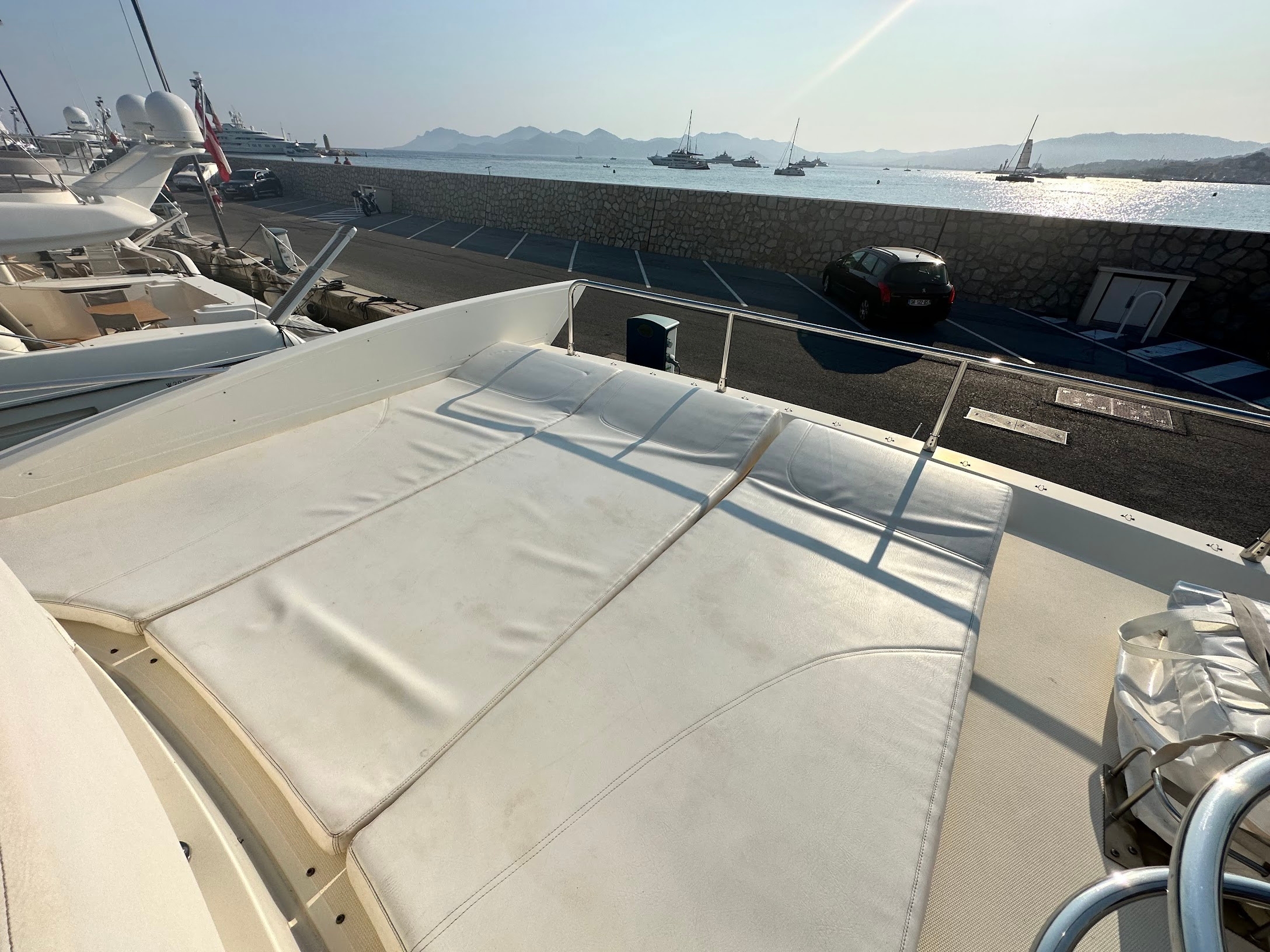 Photo #68 - Azimut 62 Evolution (L'Eclair 3) in Golfe Juan - 22407