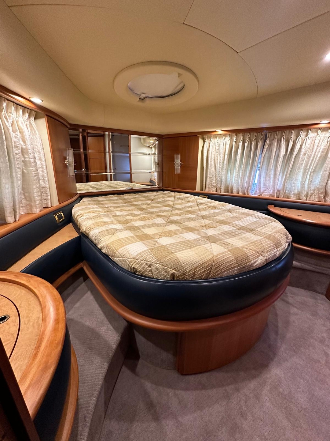 Photo #48 - Azimut 62 Evolution (L'Eclair 3) in Golfe Juan - 22407