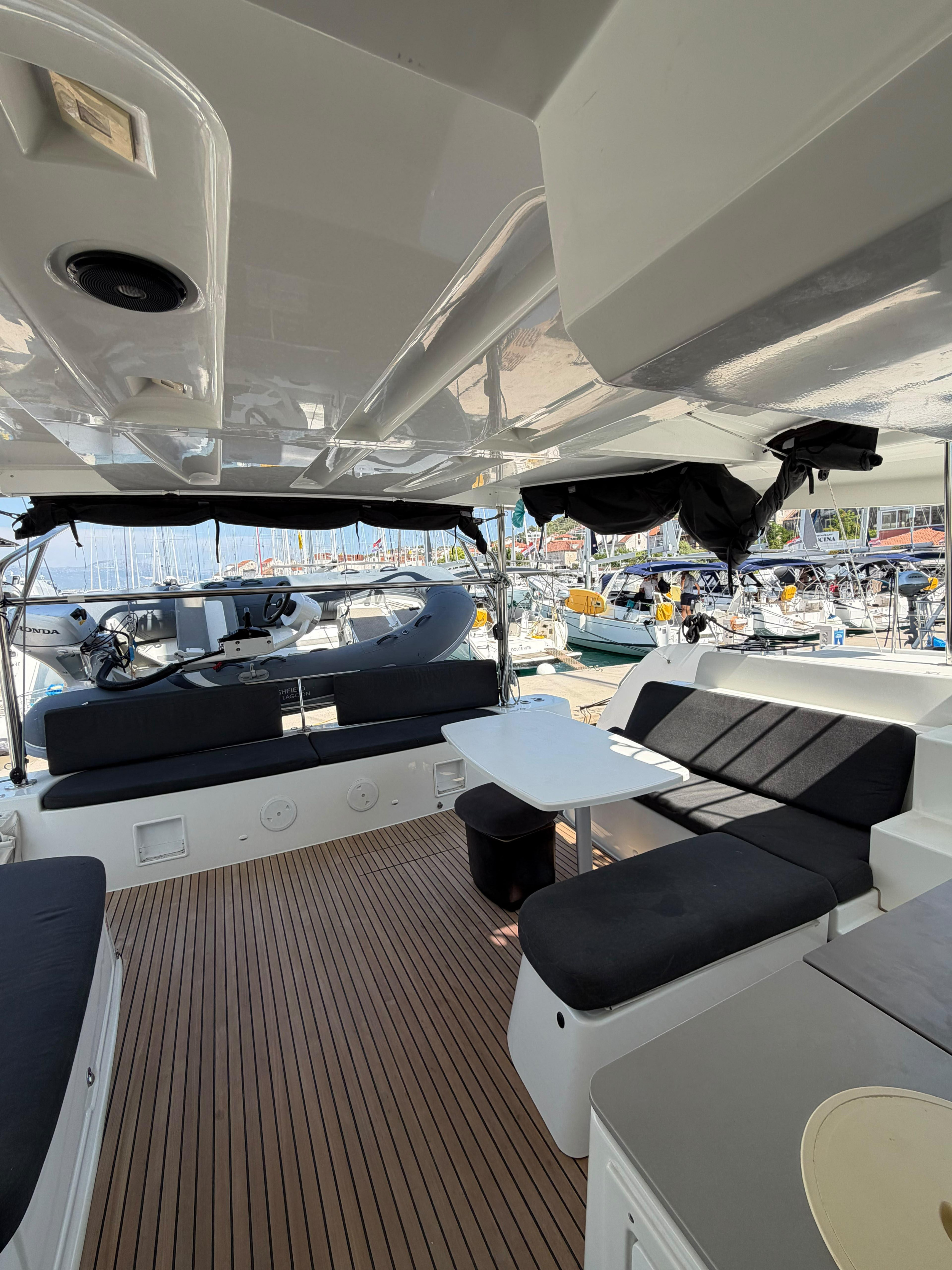 Lagoon 46 Fly — photo 19